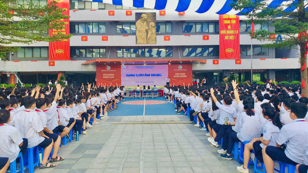 Quang cảnh Trường THCS Trần Duy Hưng tại chương trình "Giai điệu song hành"